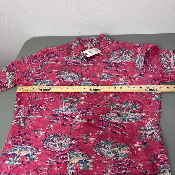 IZOD Saltwater Men's XL NWT Button Front Casual Short Sleeve Shirt Tropical Pink - Picture 8 of 9